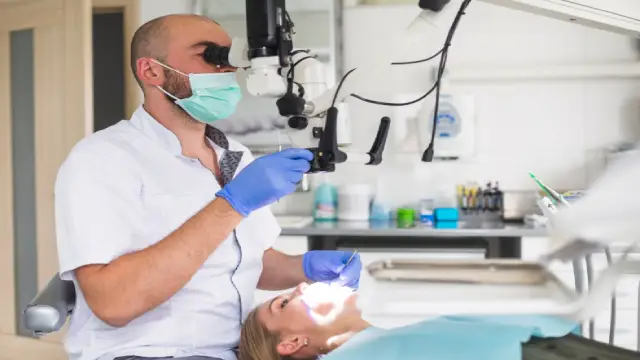 كم سعر تنظيف الاسنان من الجير في السعودية؟ 3 كم سعر تنظيف الاسنان من الجير